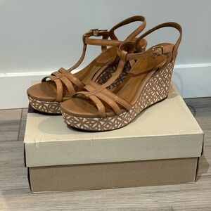 Clarks Artisan Tan Wedge Sandals